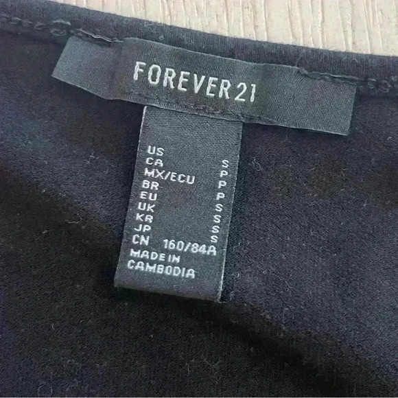 Black forever 21 wrap long sleeve top size small - Picture 3 of 3